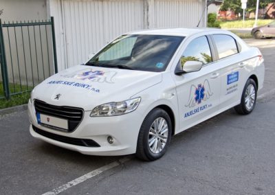 Peugeot už s polepom